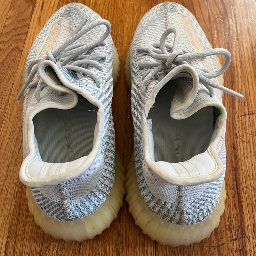 Yeezy Boost - Picture 2 of 5
